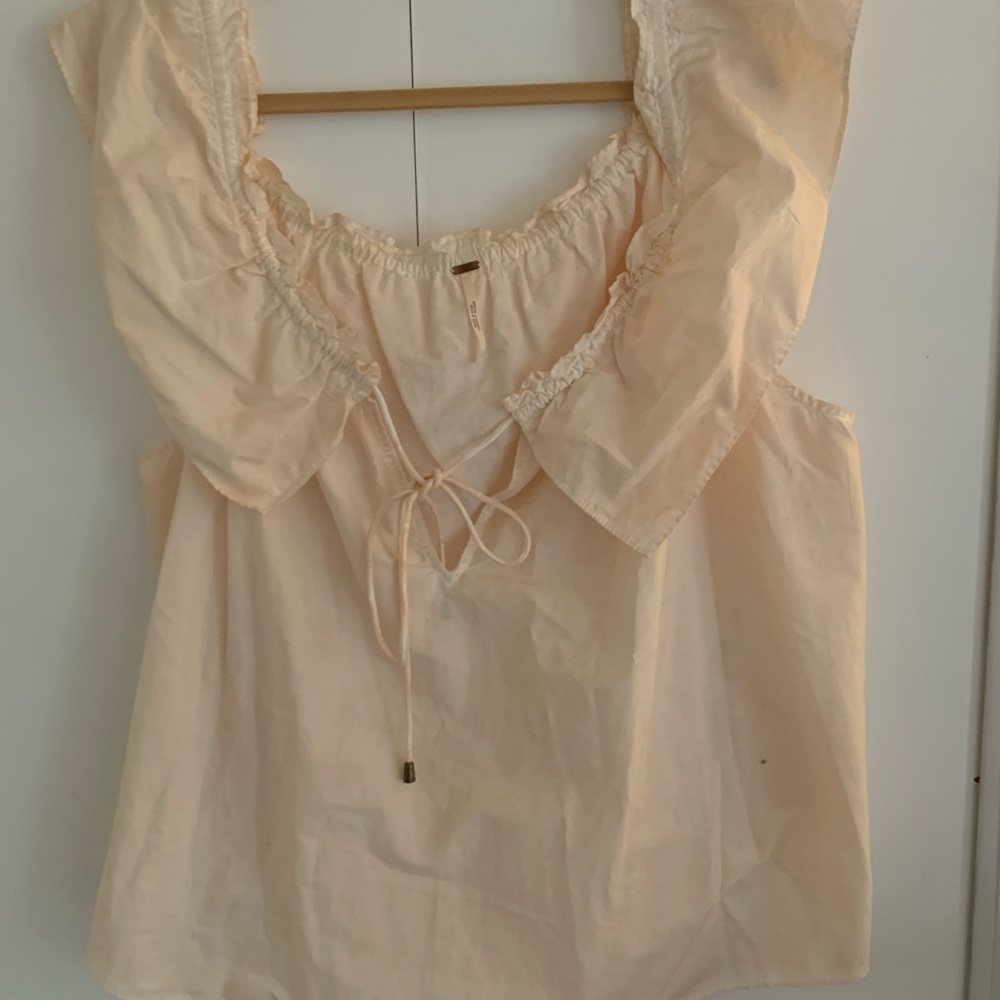 FREE PEOPLE SLEEVELESS TOP. SIZE L.